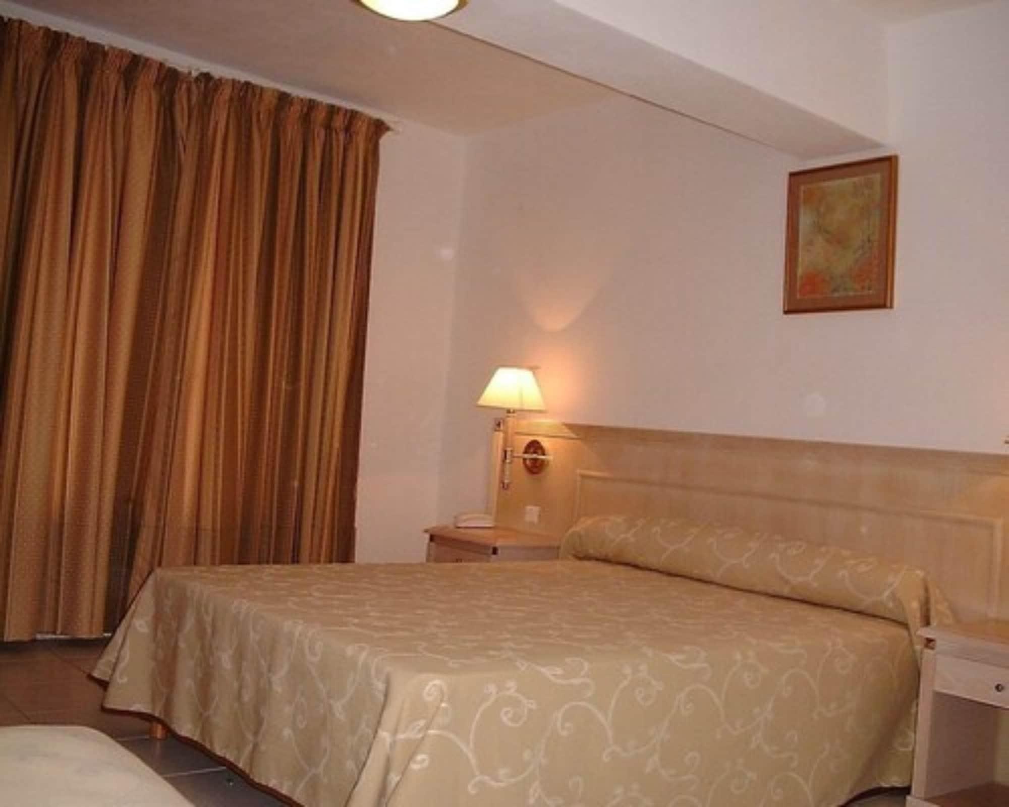 Hotel Residence San Pieru Tarcu ภายนอก รูปภาพ