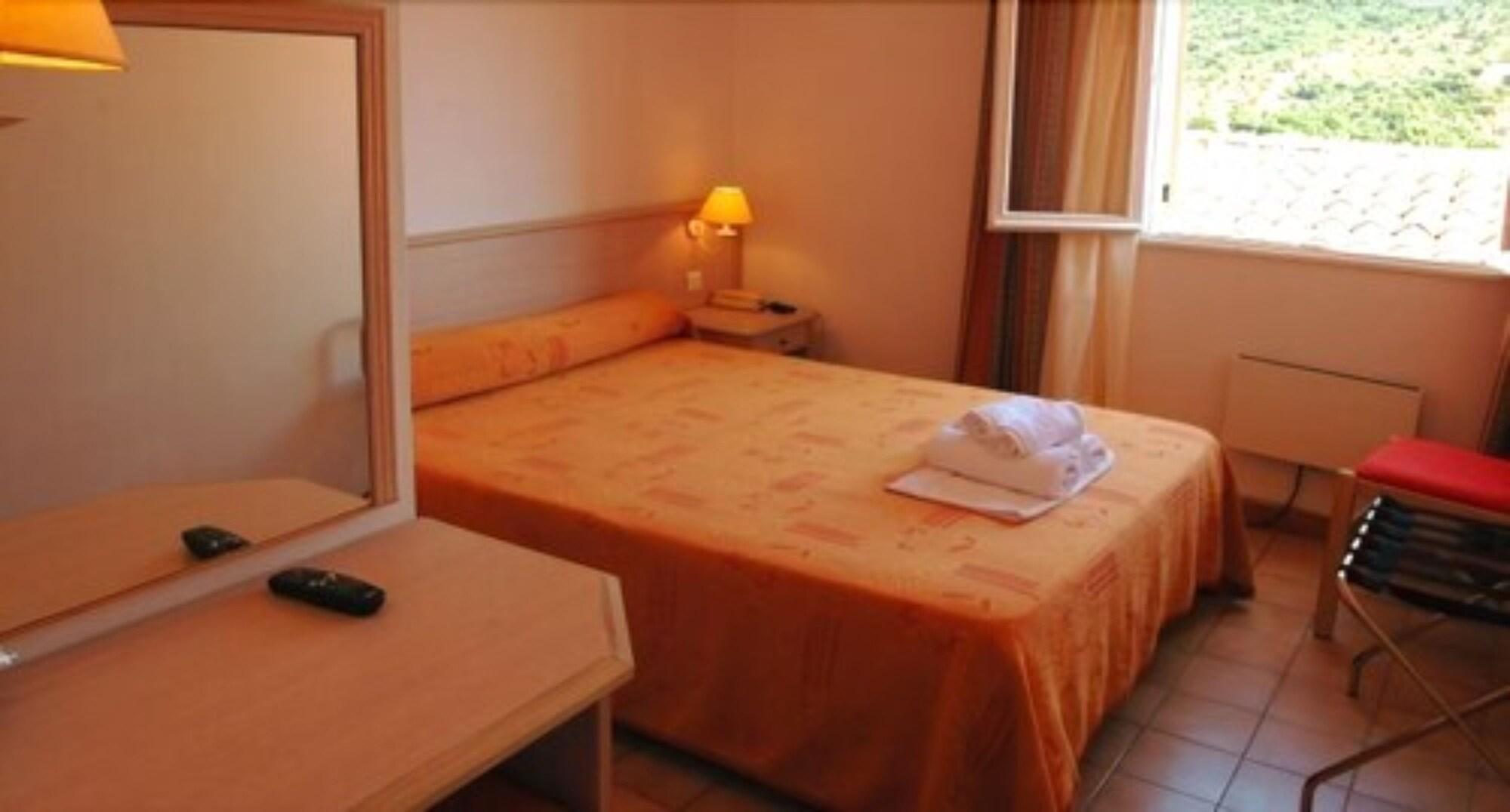 Hotel Residence San Pieru Tarcu ภายนอก รูปภาพ