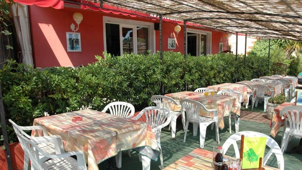Hotel Residence San Pieru Tarcu ภายนอก รูปภาพ