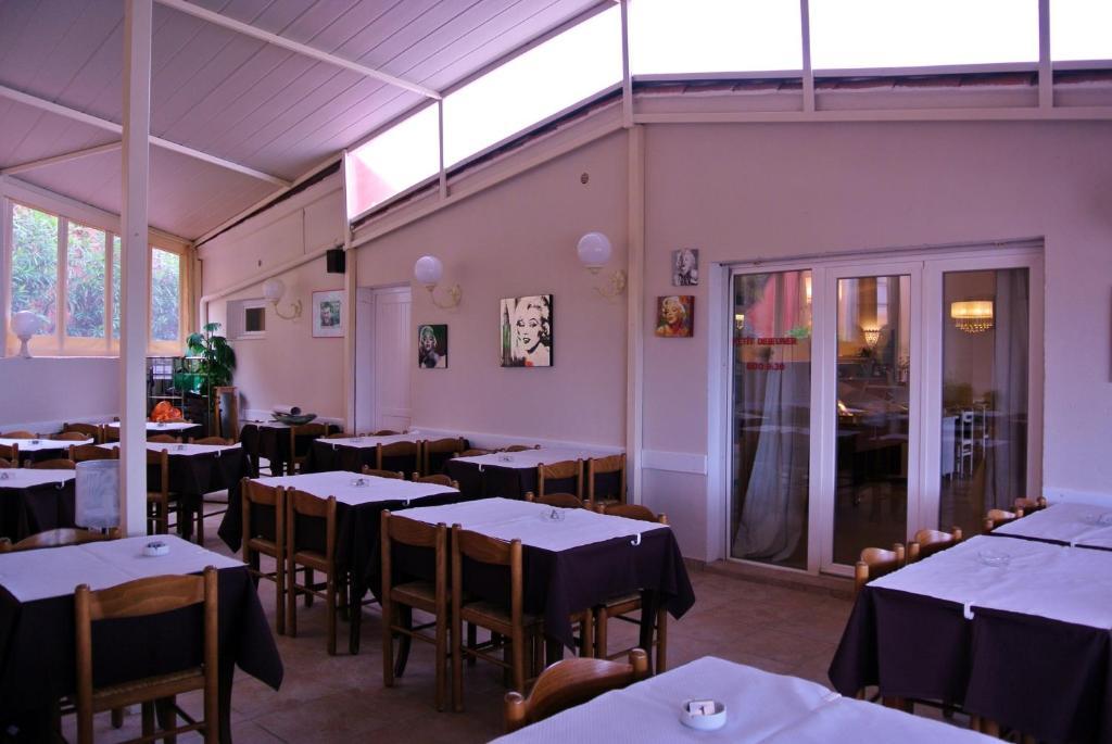 Hotel Residence San Pieru Tarcu ภายนอก รูปภาพ